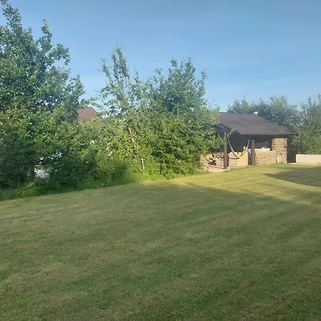 House Sleeps 11 With Parking