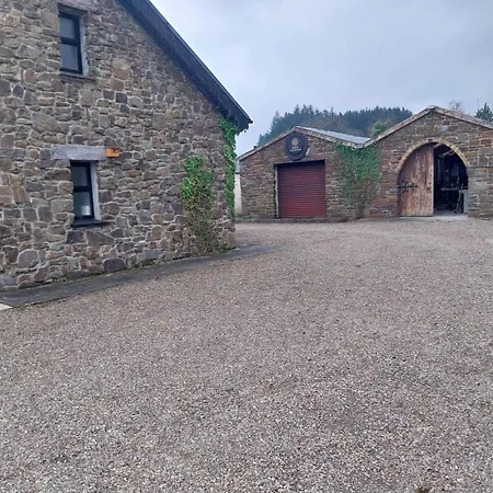 House Sleeps 11 With Parking Hébergement de vacances