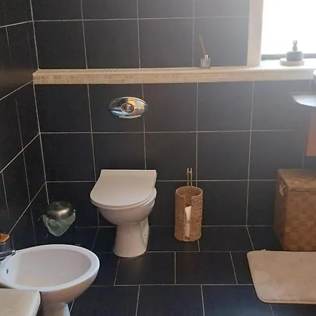 House Sleeps 11 With Parking * Tralee